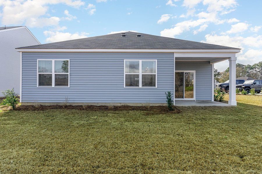 Exterior details of a home in Island Green, Myrtle Beach (Image 22).
