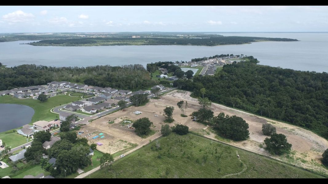 Image 17 of the Hull Island at Oakland community in Oakland, FL.