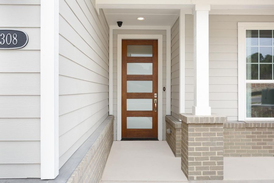 Exterior details of a home in Cloverleaf, Austin (Image 35).