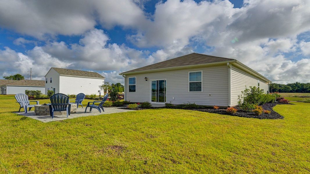 Front exterior of a home in the Mulberry Landing community, located in Orangeburg, SC (Image 10).