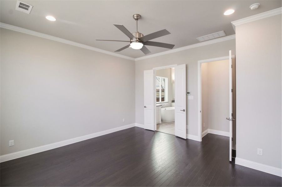 Image 29 of the University Place community in Dallas, TX.