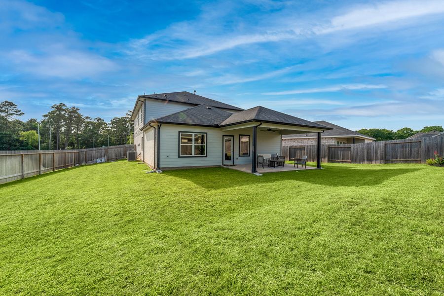Exterior details of a home in Glen Oaks, Magnolia (Image 3). Exterior details of a home in Glen Oaks, Magnolia (Image 3).