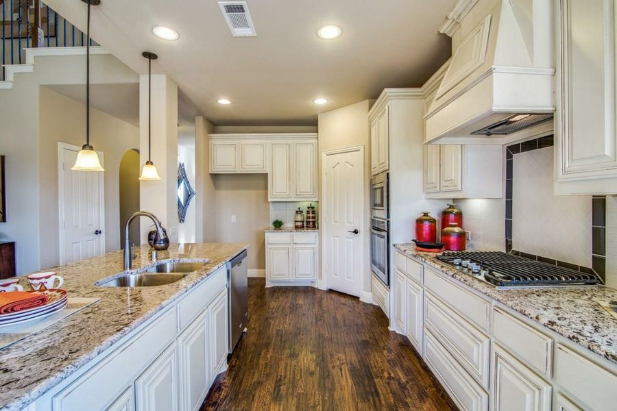 Image 8 of the Queensgate community in Mansfield, TX.