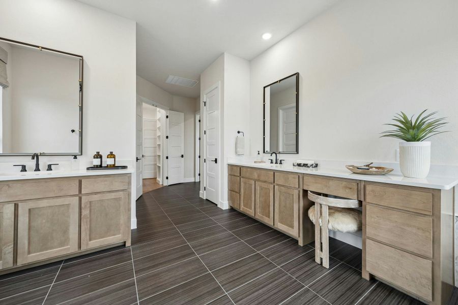 Furnished interior in a model home at Discovery Lakes in Rockwall (Image 33).