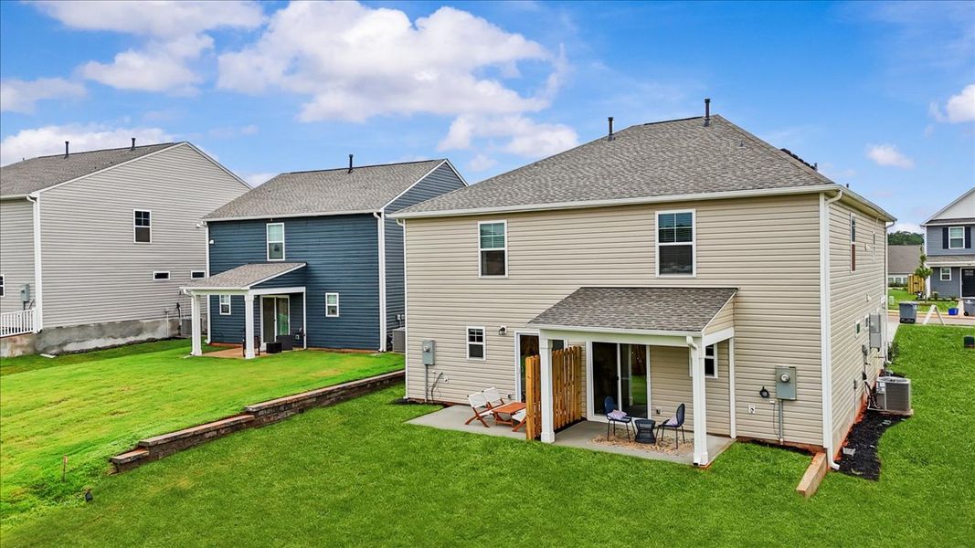 Palomino Back Exterior Palomino Back Exterior