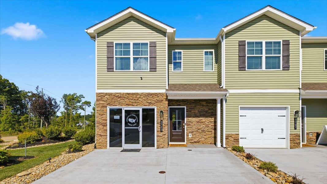 Front exterior of a home in the Cherokee Crossing community, located in Kodak, TN (Image 5).