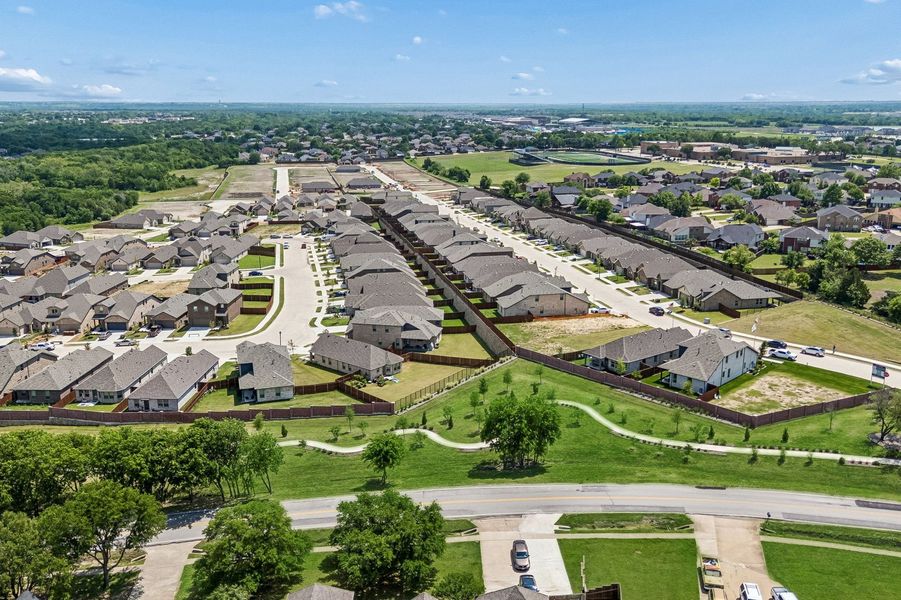 Front exterior of a home in the ValleyBrooke community, located in Mesquite, TX (Image 33).