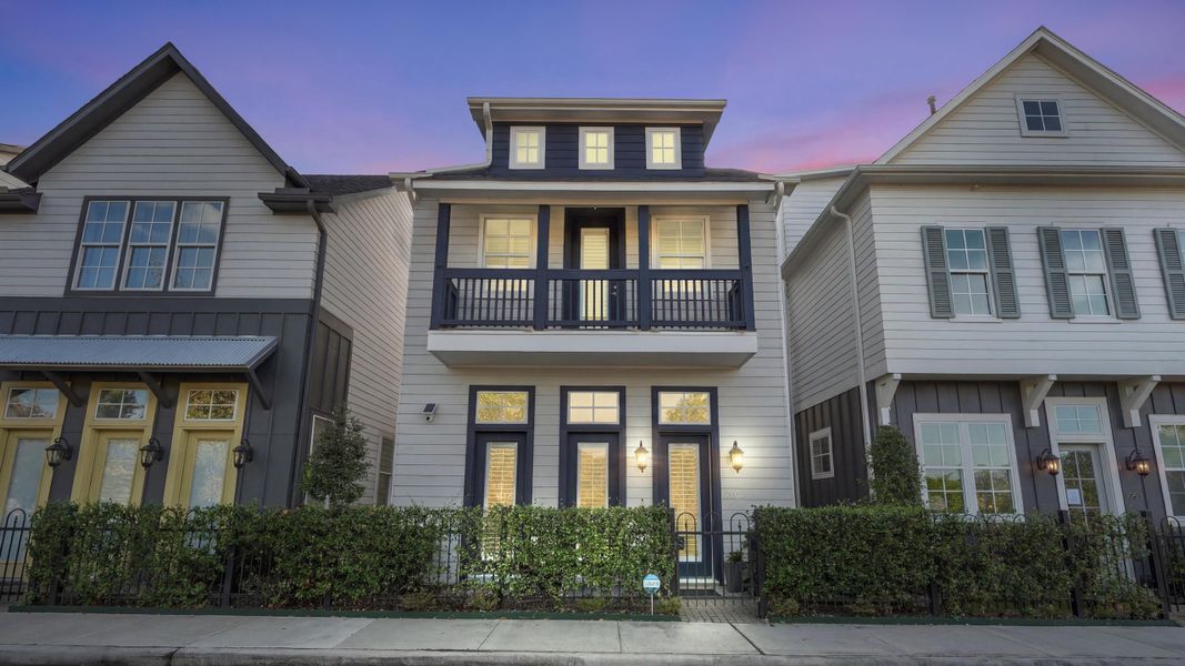 Front exterior of a home in the Eastwood Green community, located in Houston, TX (Image 12).