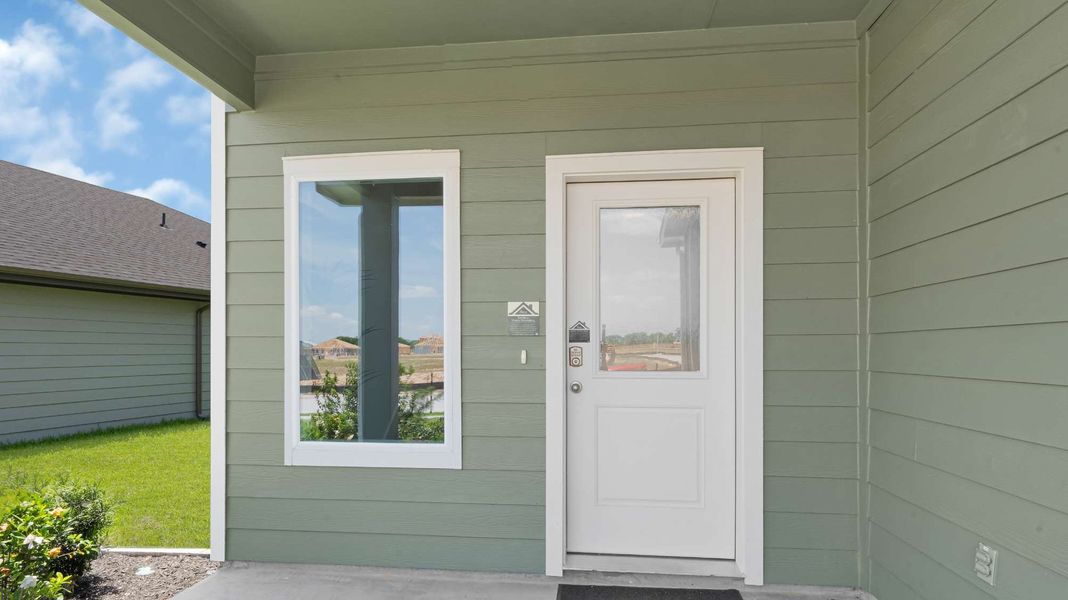 Exterior details of a home in Holly Ridge, Rosenberg (Image 3).
