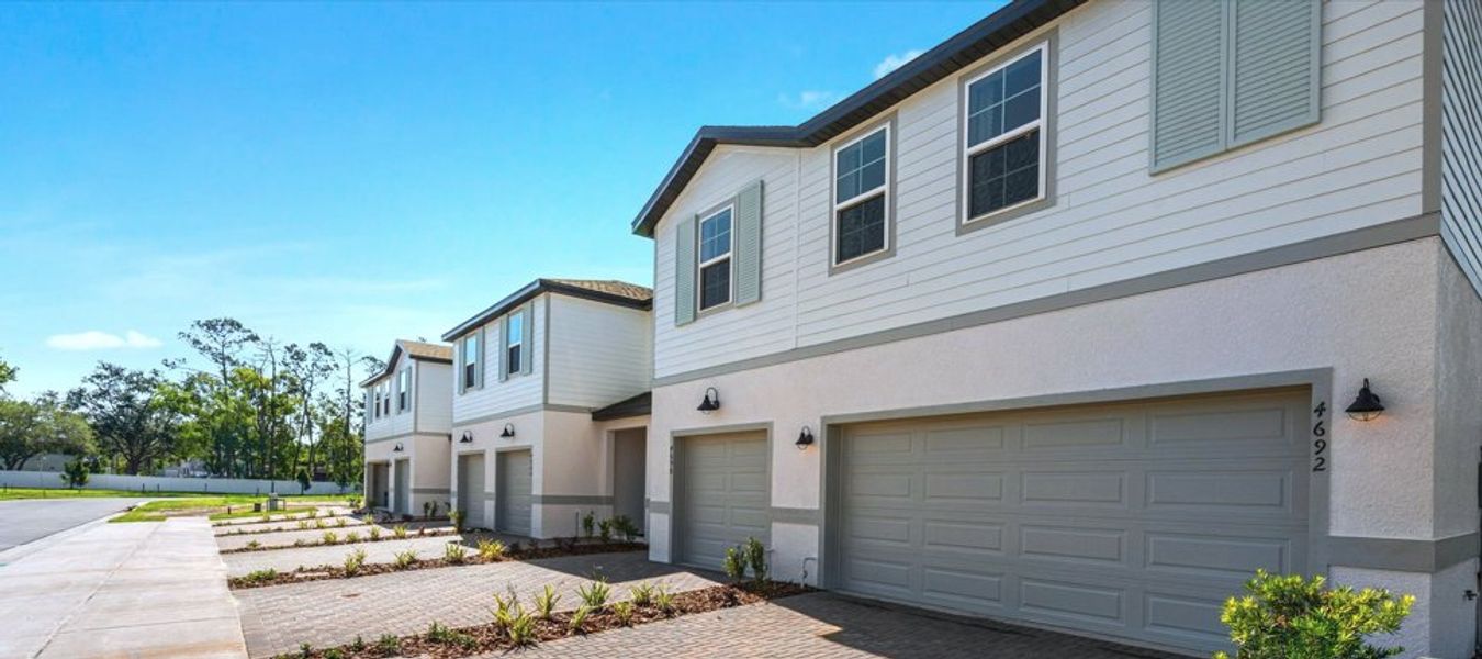 Front exterior of a home in the Shenandoah Reserve community, located in Orlando, FL (Image 4).