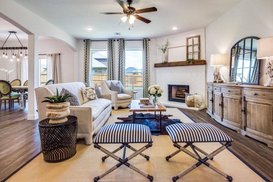 Furnished interior in a model home at Settler’s Glen in Fort Worth (Image 7).