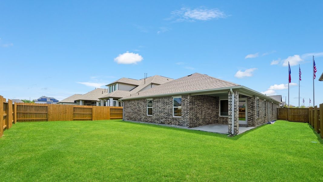 Exterior details of a home in Sunterra, Katy (Image 8).
