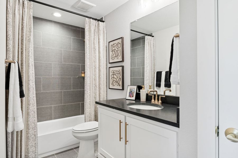 Plan 1640 Bathroom - Bella Casa Model Photo Plan 1640 Bathroom - Bella Casa Model Photo