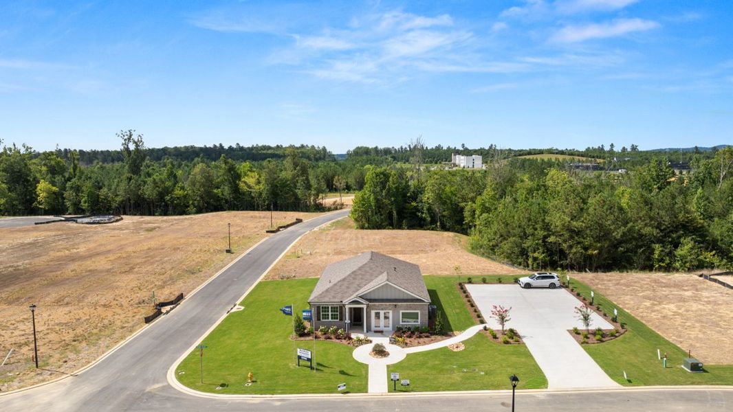 Front exterior of a home in the Northberry community, located in Rome, GA (Image 14).