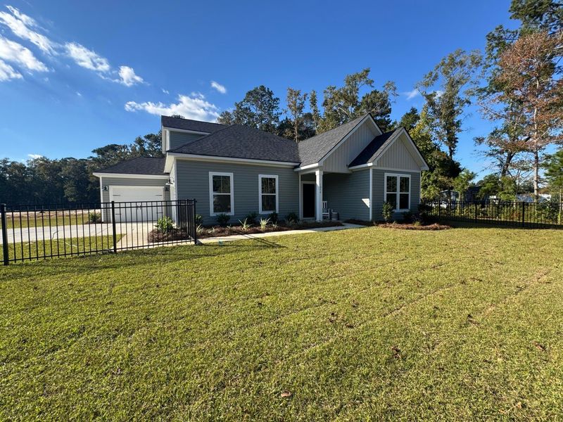 Exterior details of a home in Central Estates, Summerville (Image 2).