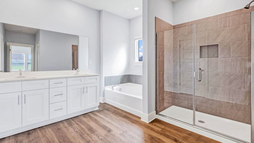 Furnished interior in a model home at Riverwood Gardens in Oakland (Image 8).