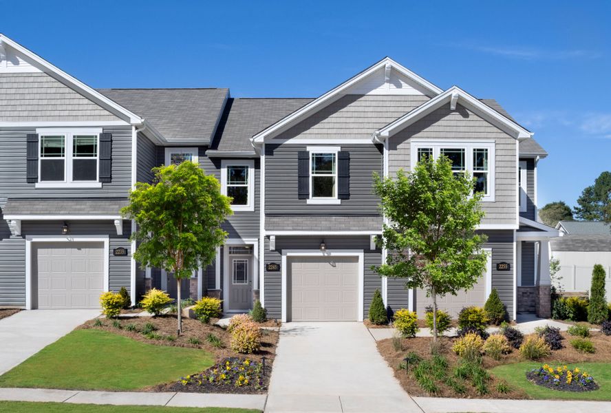 Front exterior of a home in the Hedgecliff Townes community, located in Kannapolis, NC (Image 13).