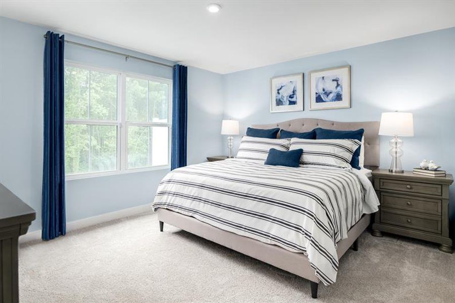 MAIN-LEVEL LIVING WITH FIRST-FLOOR OWNER'S SUITE WITH HUGE WALK-IN CLOSET MAIN-LEVEL LIVING WITH FIRST-FLOOR OWNER'S SUITE WITH HUGE WALK-IN CLOSET