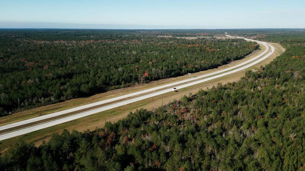 Natural surroundings and green spaces near Kresston – Summit Collection in Montgomery, TX (Image 7).