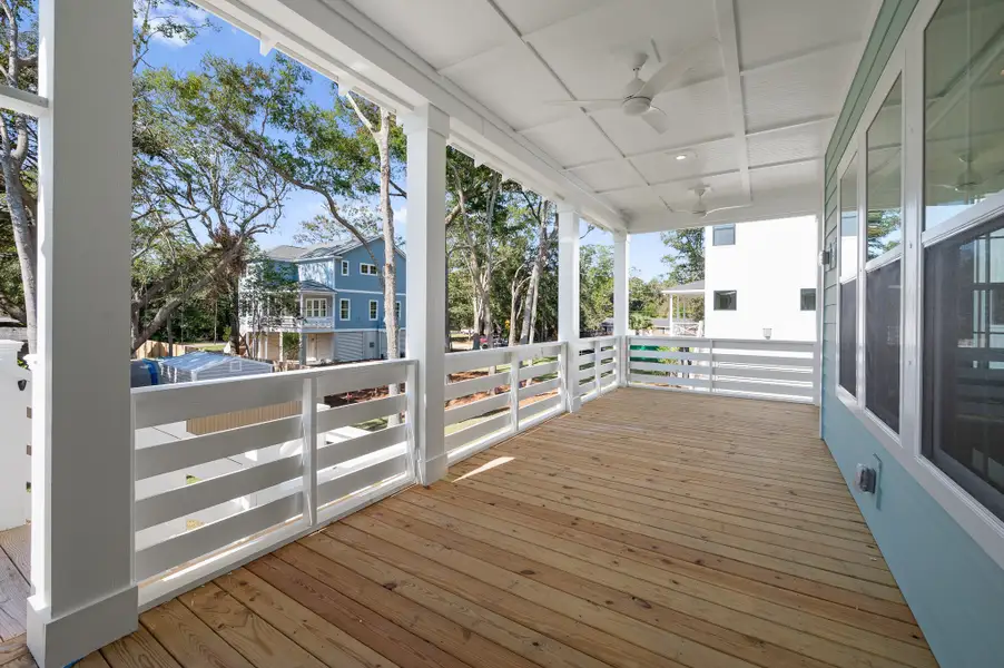 Exterior details of a home in Ferryboat Landing, Charleston (Image 14).