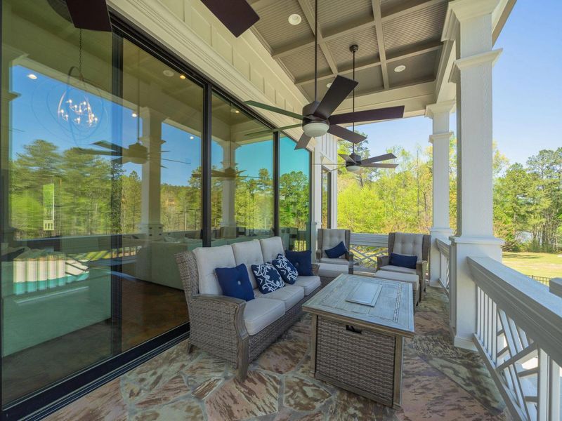 Exterior details of a home in Riverwood, Dallas (Image 11).