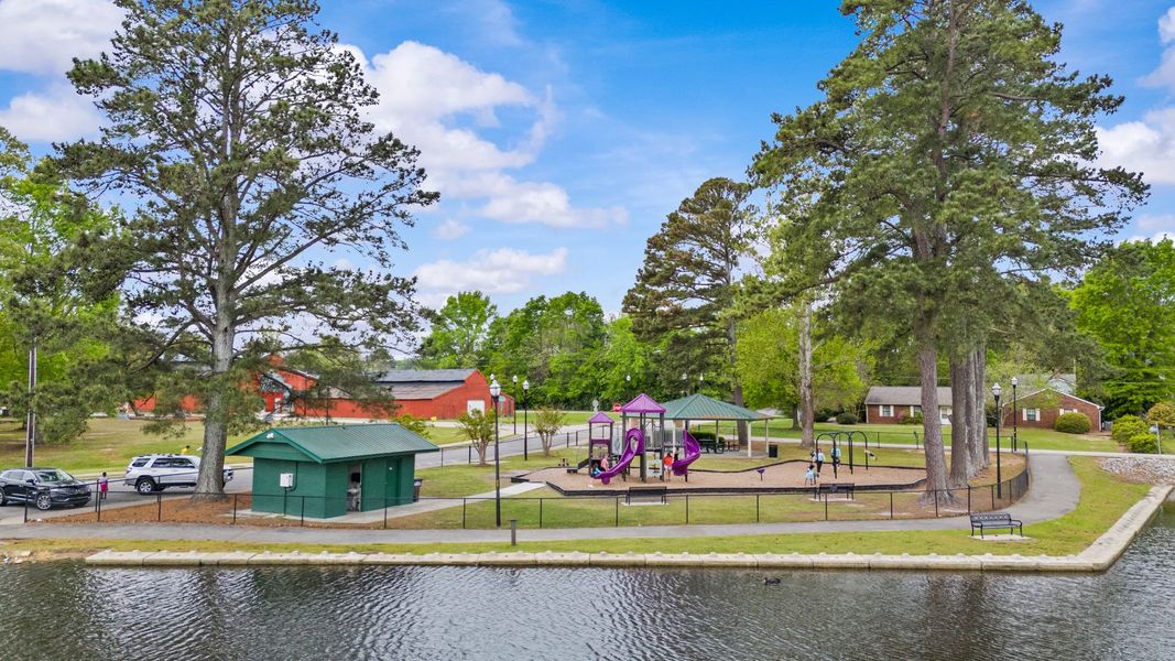 Community amenity available to residents of Neill's Pointe in Angier (Image 3).