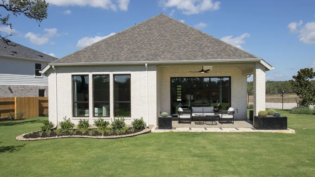 Exterior details of a home in Woodside 47', Georgetown (Image 3).