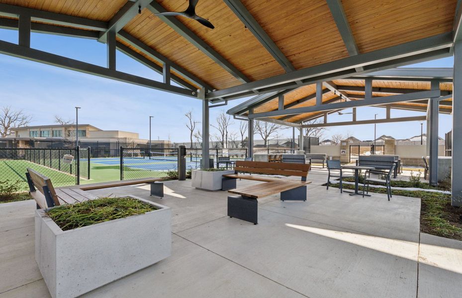 Outdoor seating at sport court