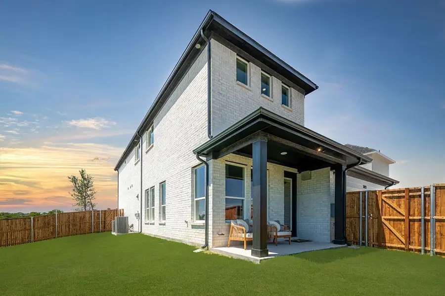 Exterior details of a home in Dominion at Brookhollow, Prosper (Image 5).