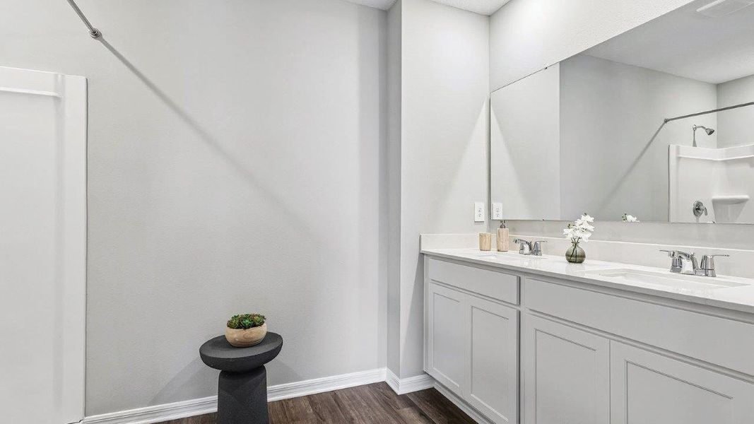Furnished interior in a model home at Wynnstone in Davenport (Image 44).