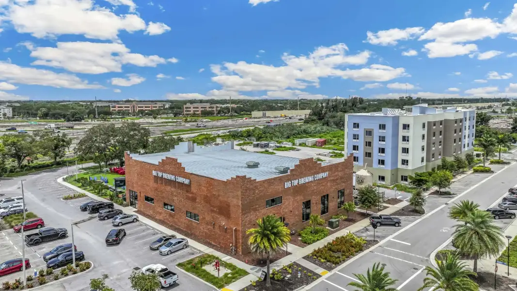 Image 21 of the Banyan Cove community in Sarasota, FL.
