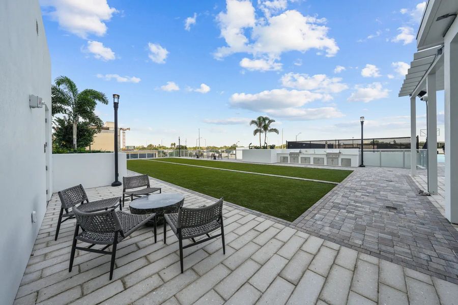 Community amenity available to residents of Altura Bayshore in Tampa (Image 11).