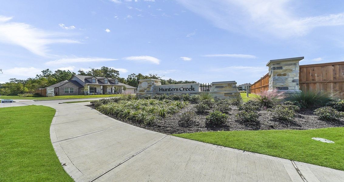 Image 19 of the Hunters Creek Estates community in Baytown, TX.