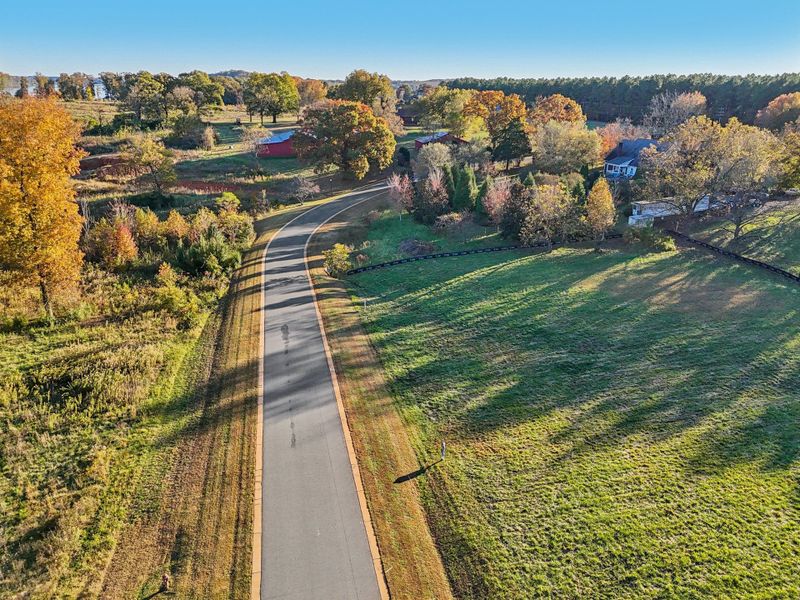 Natural surroundings and green spaces near Edgewater on Lake Tillery Inland in Norwood, NC (Image 17).