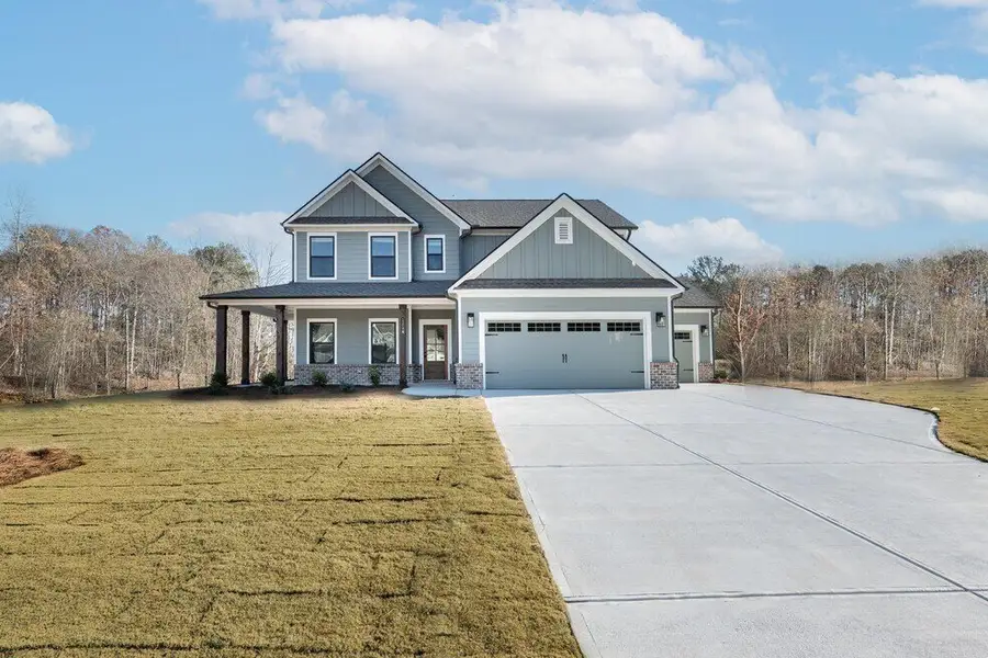 Front exterior of a home in the Red Oak Ridge community, located in Loganville, GA (Image 4).