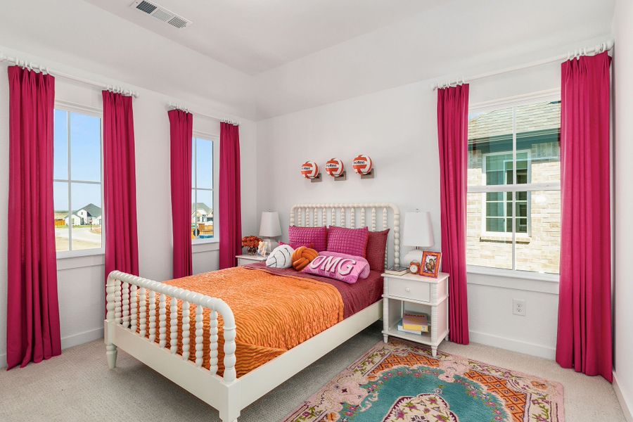 Plan 1542 girl's bedroom by American Legend Homes