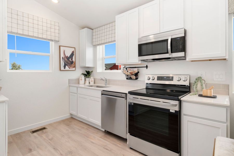 810-Redcliff Kitchen View 1 810-Redcliff Kitchen View 1