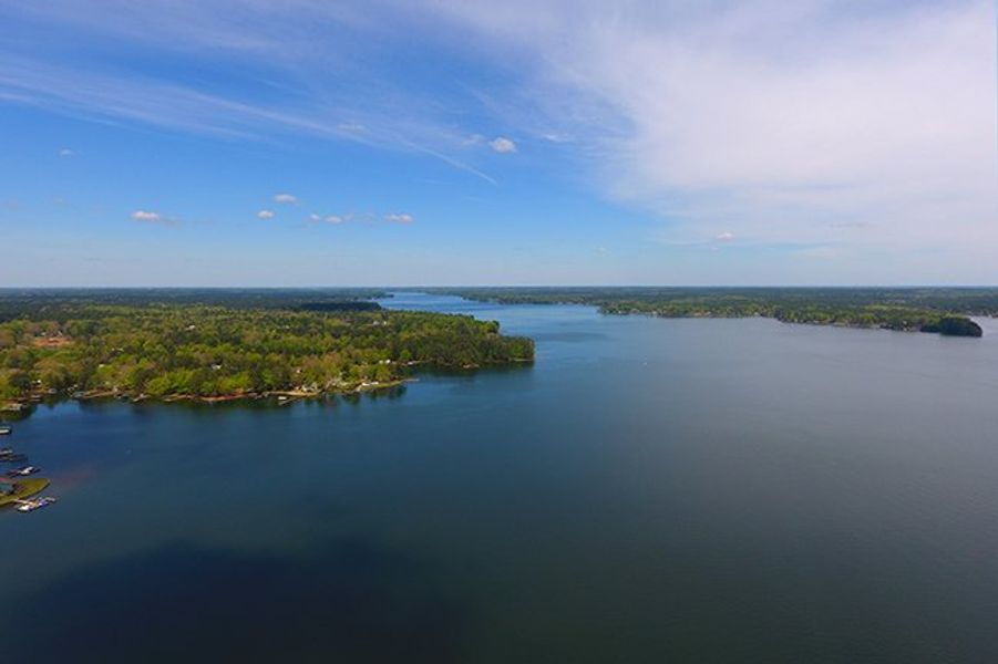 Natural surroundings and green spaces near Greenwood County Homes in Ninety Six, SC (Image 7).