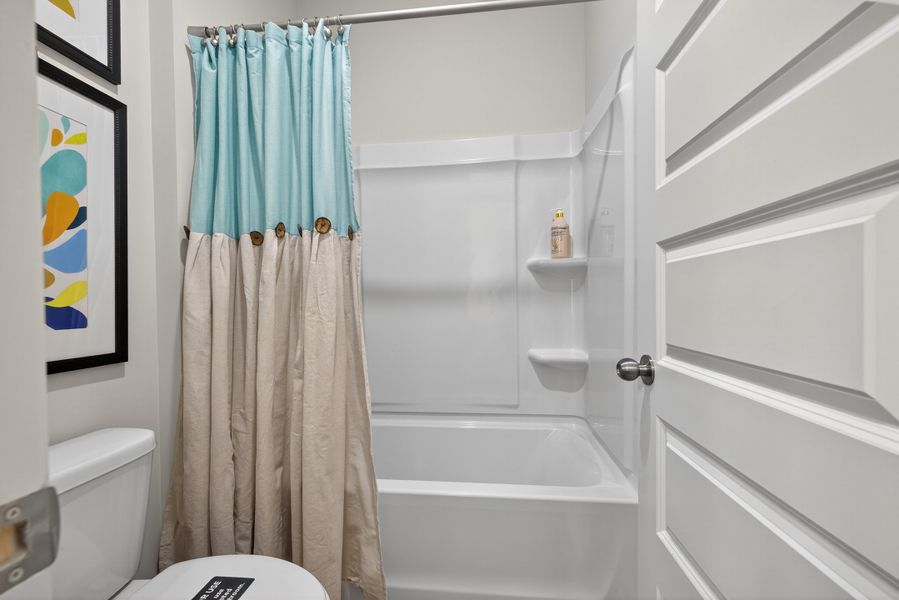 The Coleman - Upstairs Bathroom