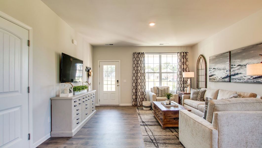 Furnished interior in a model home at Woodbridge Glen Townhomes in Lebanon (Image 24).