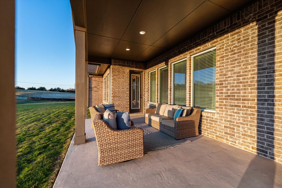 Exterior details of a home in Grayson Ridge, Van Alstyne (Image 32).