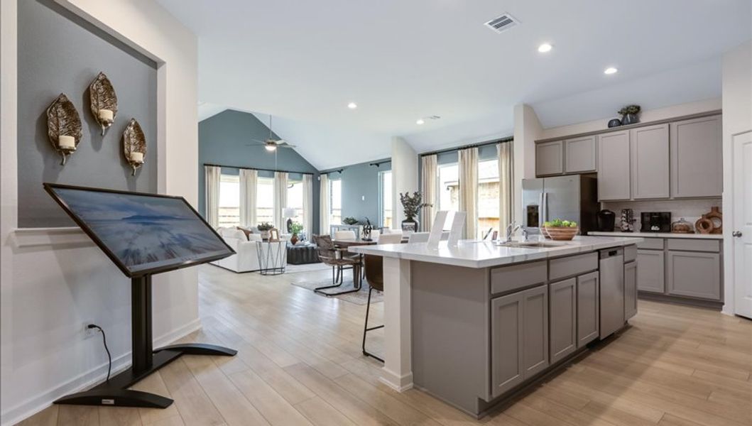 Furnished interior in a model home at Emberly  45' in Beasley (Image 19).