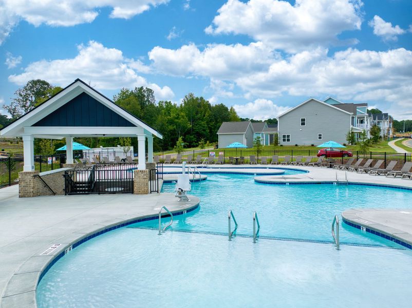 Pool and Swim-Up Bar | Georgia's Landing