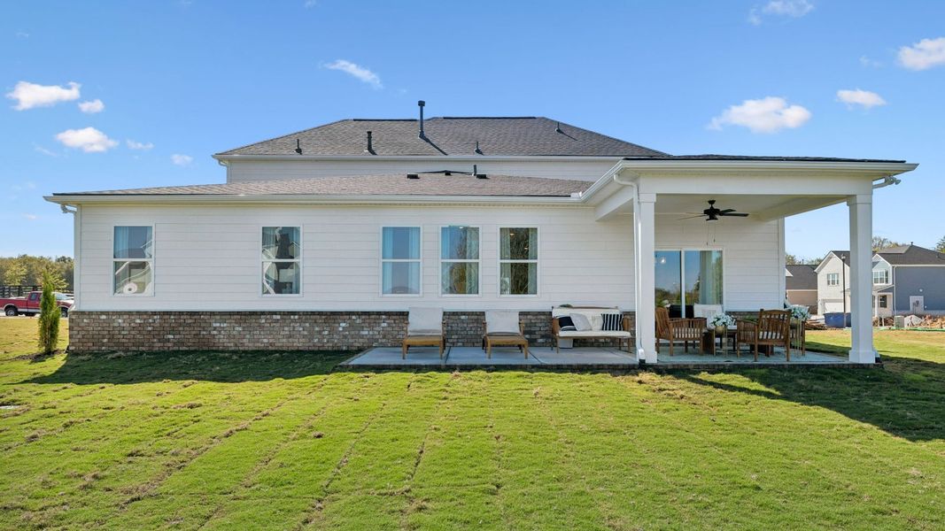 Exterior details of a home in Harvest Point, Spring Hill (Image 16).