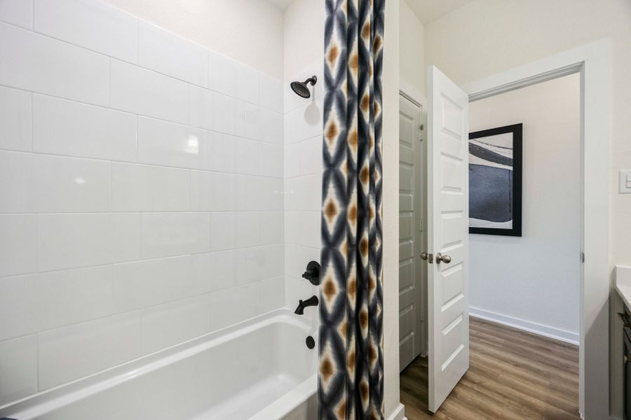 Blue Heron Estates Model Home - Arlington Floorplan - Secondary Bathroom