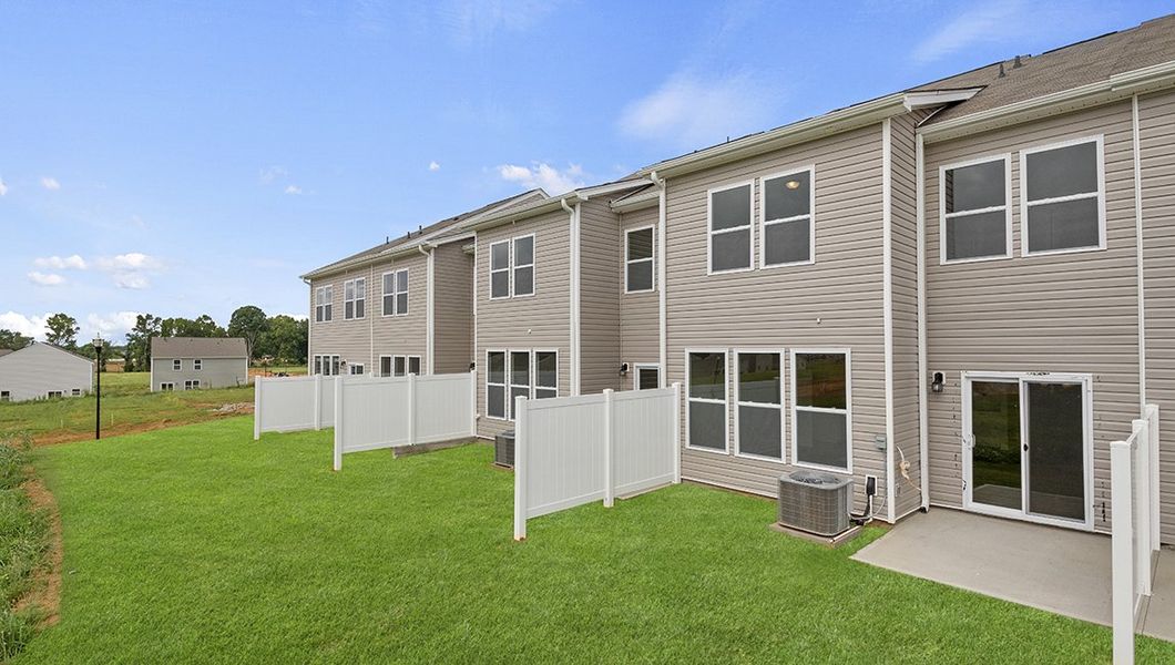 Exterior details of a home in Hidden Hills, Spartanburg (Image 9).