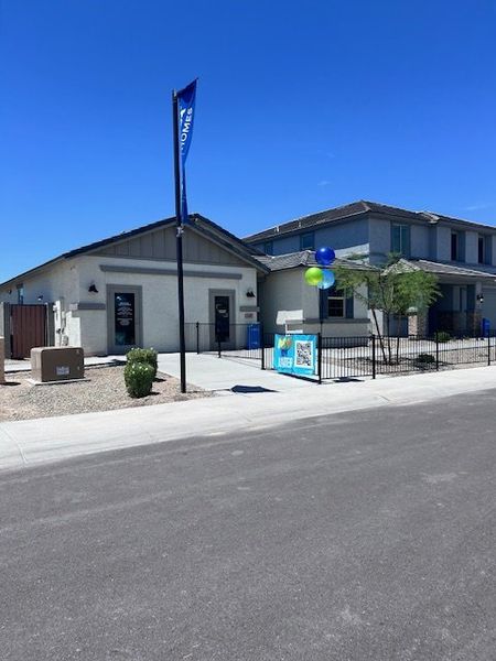 Elegant modern homes with fenced yards and xeriscaping in Bentridge – Peak Series by Landsea Homes (Buckeye, AZ).