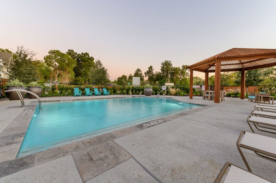 Image 15 of the Retreat at Westview Terrace community in Houston, TX.