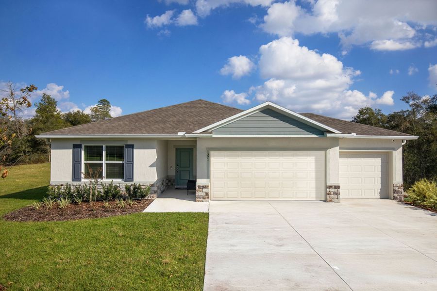Front exterior of a home in the Marion Oaks community, located in Ocala, FL (Image 2).
