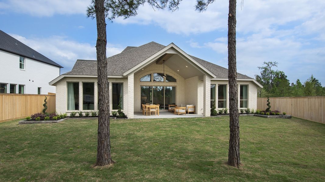 Exterior details of a home in Kresston 65', Montgomery (Image 3).